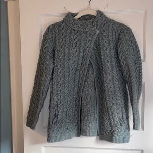 Aran Crafts of Ireland green/bluish Cable Knit Funnel Neck 2 button Sweater med